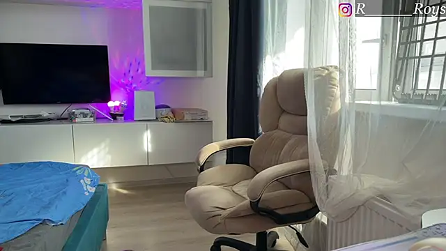 courteous raspberrry online show from 03-11-26, 10:53