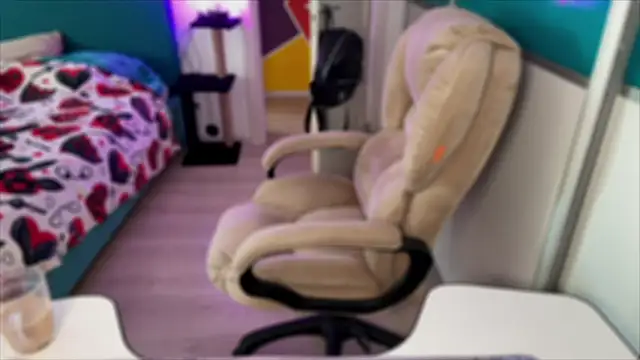 Snapshot of courteous_raspberrry chatting on 10-01-25, 11:14 courteous raspberrry online show from 10-01-25, 11:14