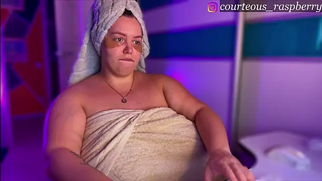 courteous raspberrry online show from 11-28-25, 10:48