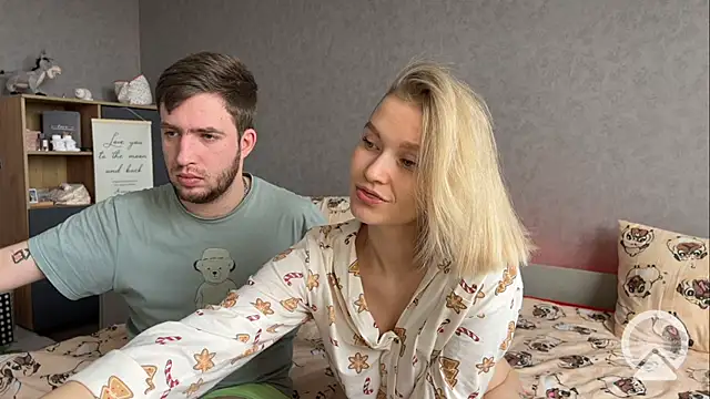 Snapshot of Adelovenick chatting on 12-14-24, 10:24 Adelovenick online show from 12-14-24, 10:24