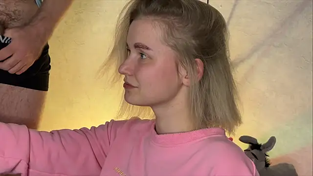 Snapshot of Adelovenick chatting on 03-21-25, 07:46 Adelovenick online show from 03-21-25, 07:46