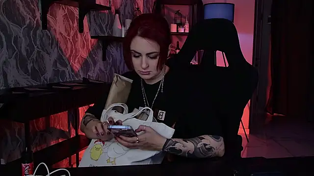 Lana  May online show from 12-17-25, 09:14