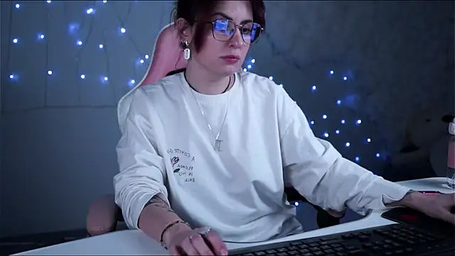 Lana  May online show from 03-02-25, 02:47