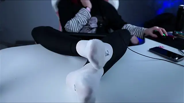 Lana  May online show from 03-12-25, 02:12