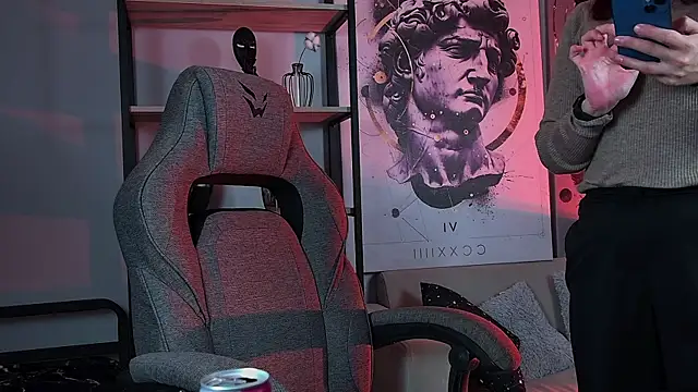 Lana  May online show from 10-30-25, 08:45