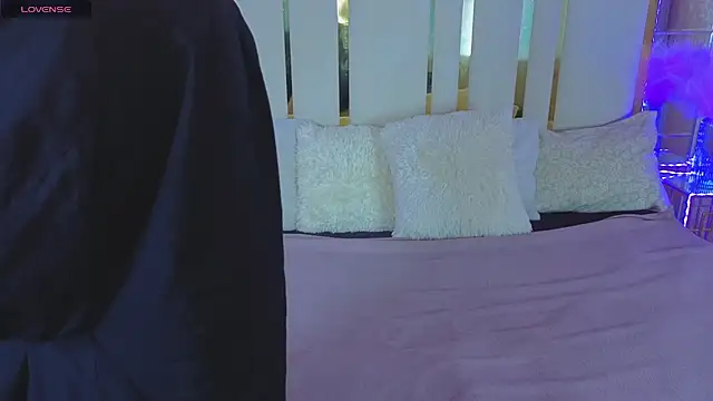 Daisy Delight online show from 11-08-25, 08:23