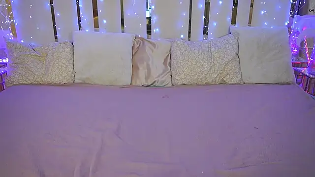 Snapshot of Daisy_Delight chatting on 02-22-25, 04:18 Daisy Delight online show from 02-22-25, 04:18