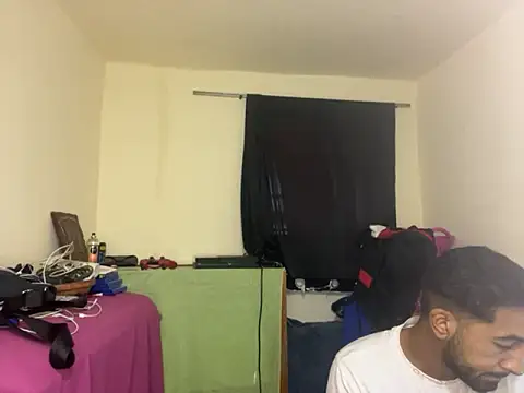 Snapshot of GaaTto chatting on 10-21-25, 03:00 GaaTto online show from 10-21-25, 03:00