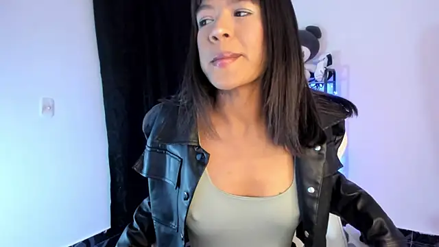 meganthompsonn22 online show from 01-13-26, 04:27