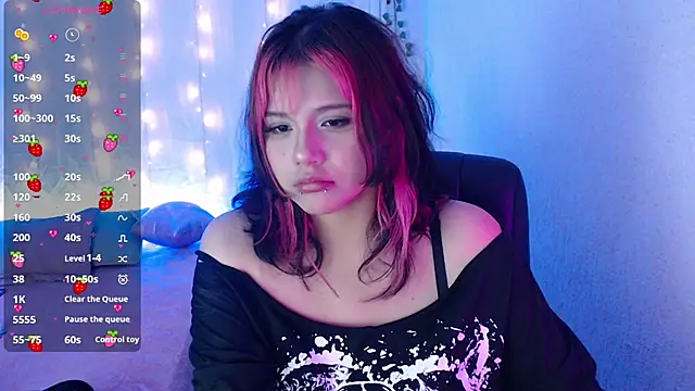 Snapshot of mixie_cute chatting on 01-15-25, 10:02 mixie cute online show from 01-15-25, 10:02