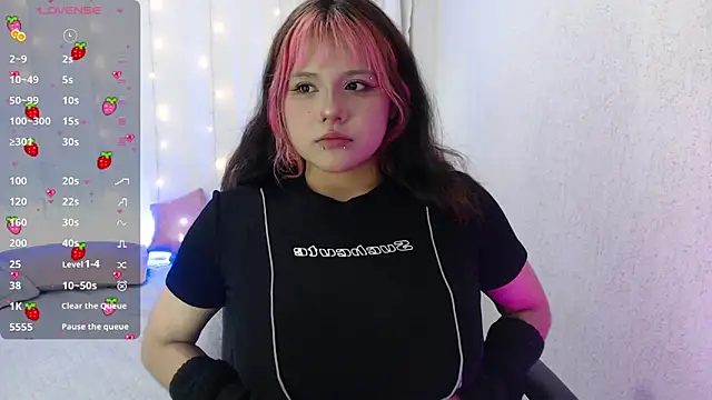 Snapshot of mixie_cute chatting on 12-19-24, 09:49 mixie cute online show from 12-19-24, 09:49