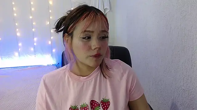 Snapshot of mixie_cute chatting on 12-01-24, 07:52 mixie cute online show from 12-01-24, 07:52