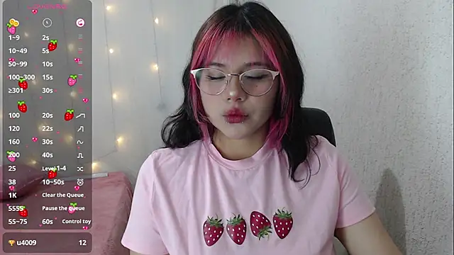 Snapshot of mixie_cute chatting on 01-26-25, 08:45 mixie cute online show from 01-26-25, 08:45