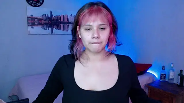 Snapshot of mixie_cute chatting on 03-07-25, 08:22 mixie cute online show from 03-07-25, 08:22