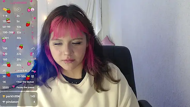 Snapshot of mixie_cute chatting on 12-14-24, 12:44 mixie cute online show from 12-14-24, 12:44