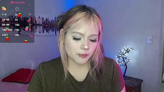 Snapshot of mixie_cute chatting on 12-03-24, 07:50 mixie cute online show from 12-03-24, 07:50