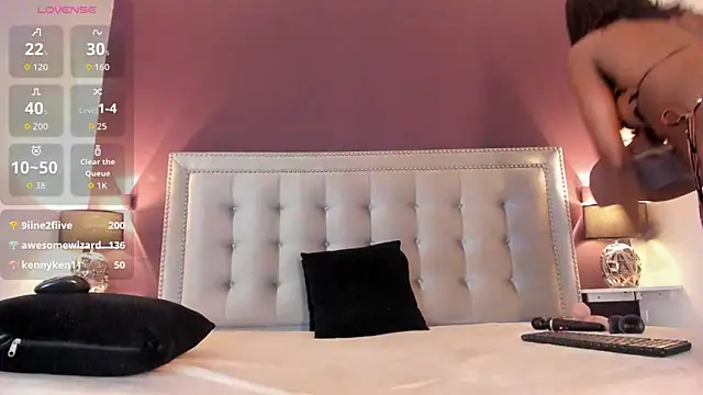 Snapshot of IssyRosse chatting on 04-29-26, 05:30 IssyRosse online show from 04-29-26, 05:30