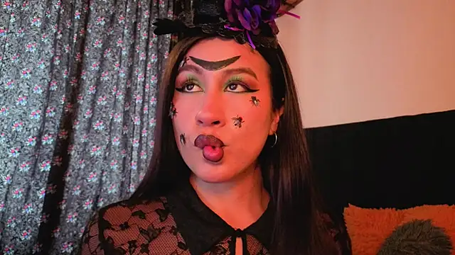 EmiGomez  online show from 10-25-25, 08:09