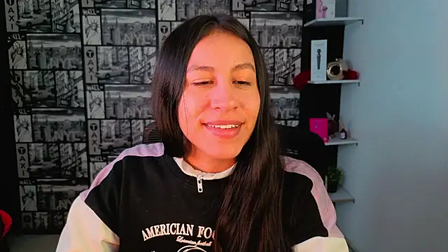 EmiGomez  online show from 06-21-26, 02:34