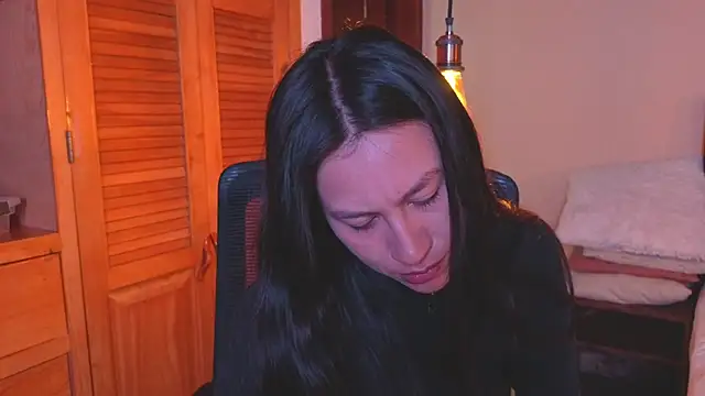 EmiGomez  online show from 07-10-26, 03:39