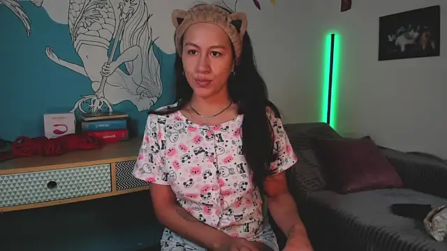 EmiGomez  online show from 02-07-26, 12:13