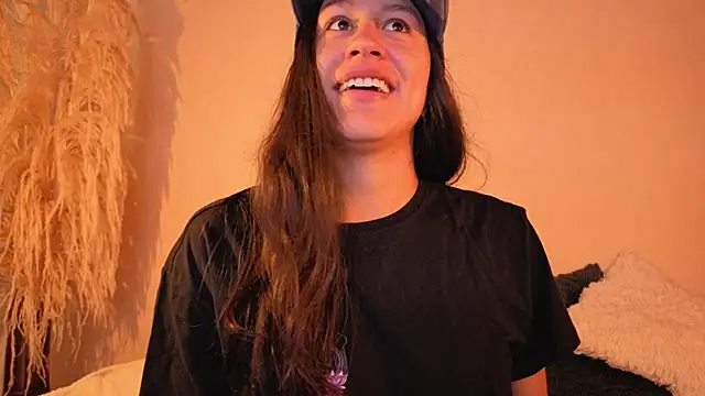 EmiGomez  online show from 12-20-25, 12:52