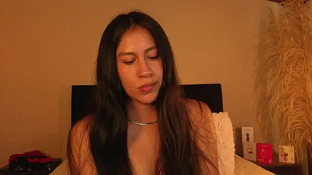 EmiGomez  online show from 06-30-26, 05:24