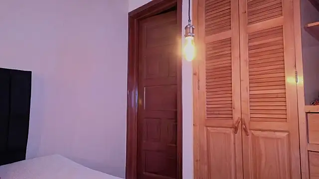 EmiGomez  online show from 01-15-26, 12:30