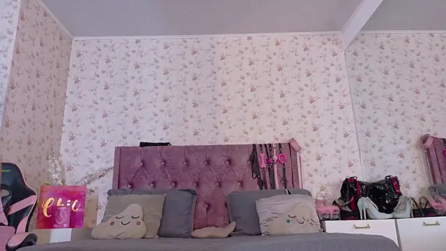 AvrillThomas online show from 12-04-25, 05:56