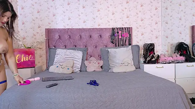 AvrillThomas online show from 09-23-25, 03:41