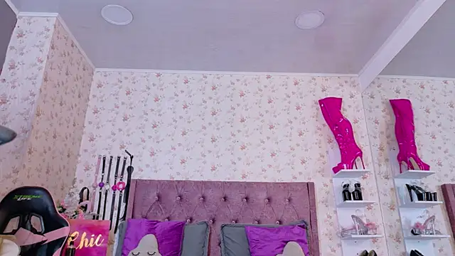 AvrillThomas online show from 04-10-26, 06:48