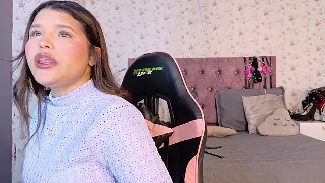 AvrillThomas online show from 11-07-25, 06:34