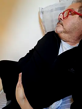 Snapshot of bluangelo chatting on 03-01-26, 02:06 bluangelo online show from 03-01-26, 02:06