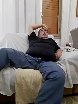 Snapshot of bluangelo chatting on 03-03-25, 06:13 bluangelo online show from 03-03-25, 06:13