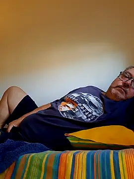 Snapshot of bluangelo chatting on 09-21-25, 12:10 bluangelo online show from 09-21-25, 12:10