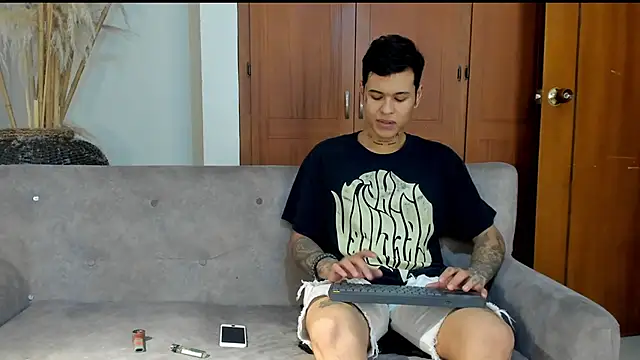 jamesinked  online show from 10-28-25, 07:24