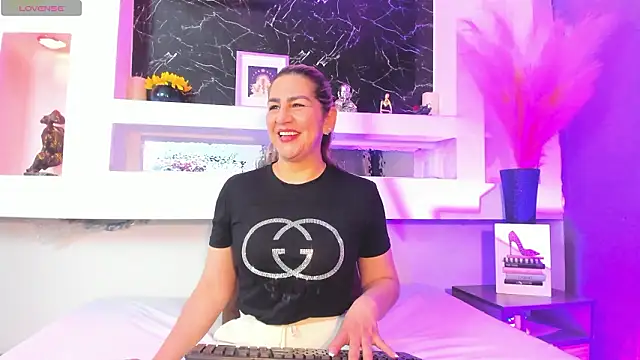 Snapshot of Cinthya_mjs chatting on 03-10-26, 12:09 Cinthya mjs online show from 03-10-26, 12:09