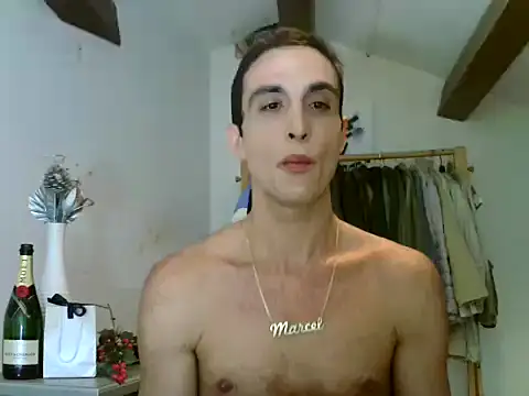 Snapshot of Lepetitmarcel chatting on 10-19-25, 11:46 Lepetitmarcel online show from 10-19-25, 11:46