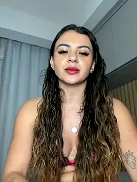 Snapshot of carol_amorim chatting on 10-03-25, 07:48 carol amorim online show from 10-03-25, 07:48
