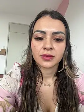 Snapshot of carol_amorim chatting on 01-27-25, 05:58 carol amorim online show from 01-27-25, 05:58