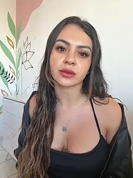 Snapshot of carol_amorim chatting on 10-22-25, 12:15 carol amorim online show from 10-22-25, 12:15
