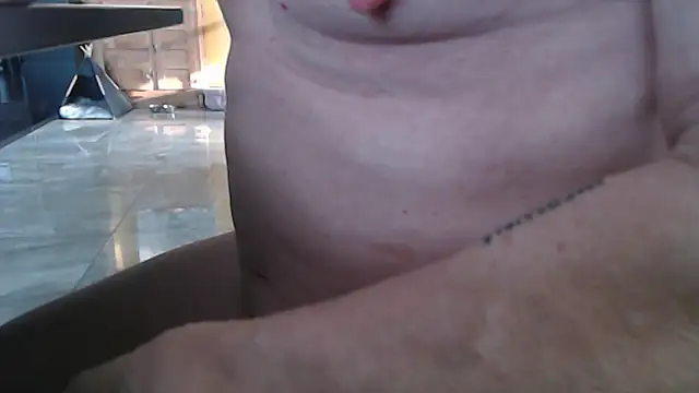 Snapshot of Toy-Daddy chatting on 03-04-25, 12:33 Toy-Daddy online show from 03-04-25, 12:33