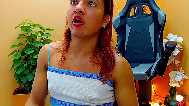 aslyhernandez 7 online show from 02-26-25, 09:53