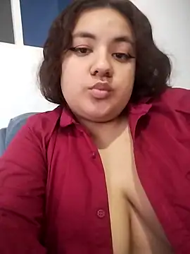 Snapshot of nadine_russo chatting on 01-18-25, 01:40 nadine russo online show from 01-18-25, 01:40