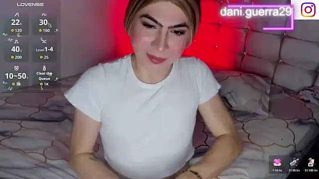 Snapshot of saskya chatting on 10-17-25, 11:17 saskya online show from 10-17-25, 11:17