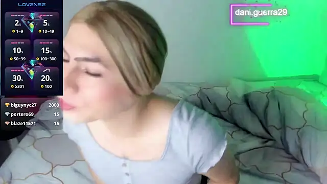 Snapshot of saskya chatting on 10-12-25, 04:03 saskya online show from 10-12-25, 04:03