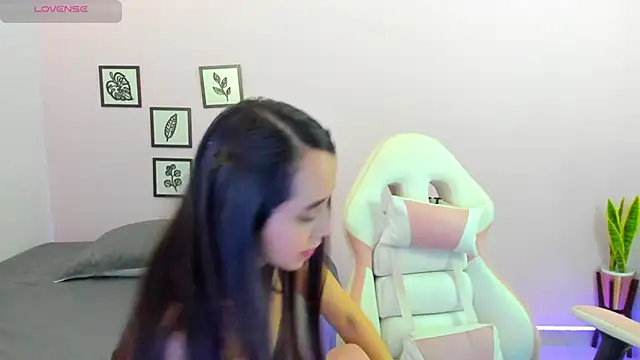 Snapshot of sophie_pazz chatting on 03-01-25, 10:42 sophie pazz online show from 03-01-25, 10:42
