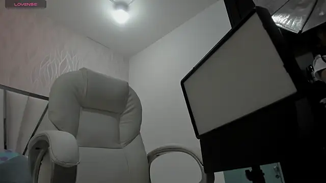 Victoriaa millers online show from 04-10-26, 07:21