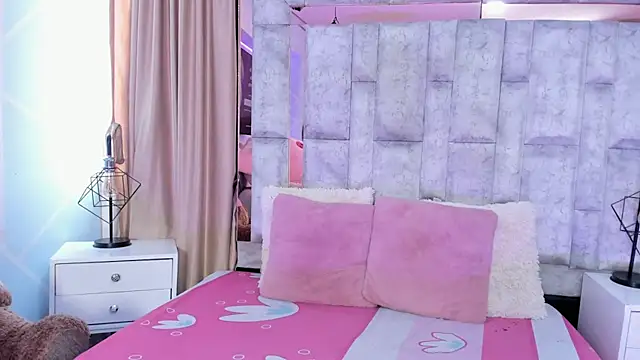 lila noa online show from 10-28-25, 07:35