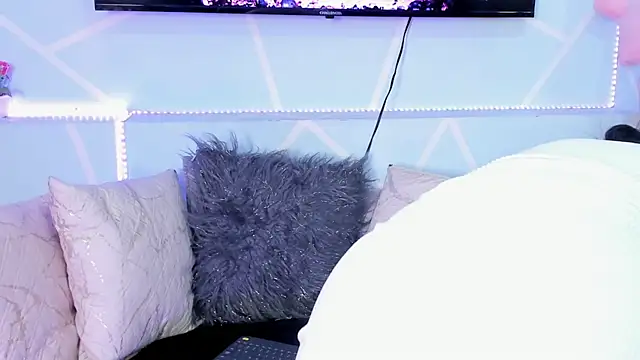 lila noa online show from 11-07-25, 07:29